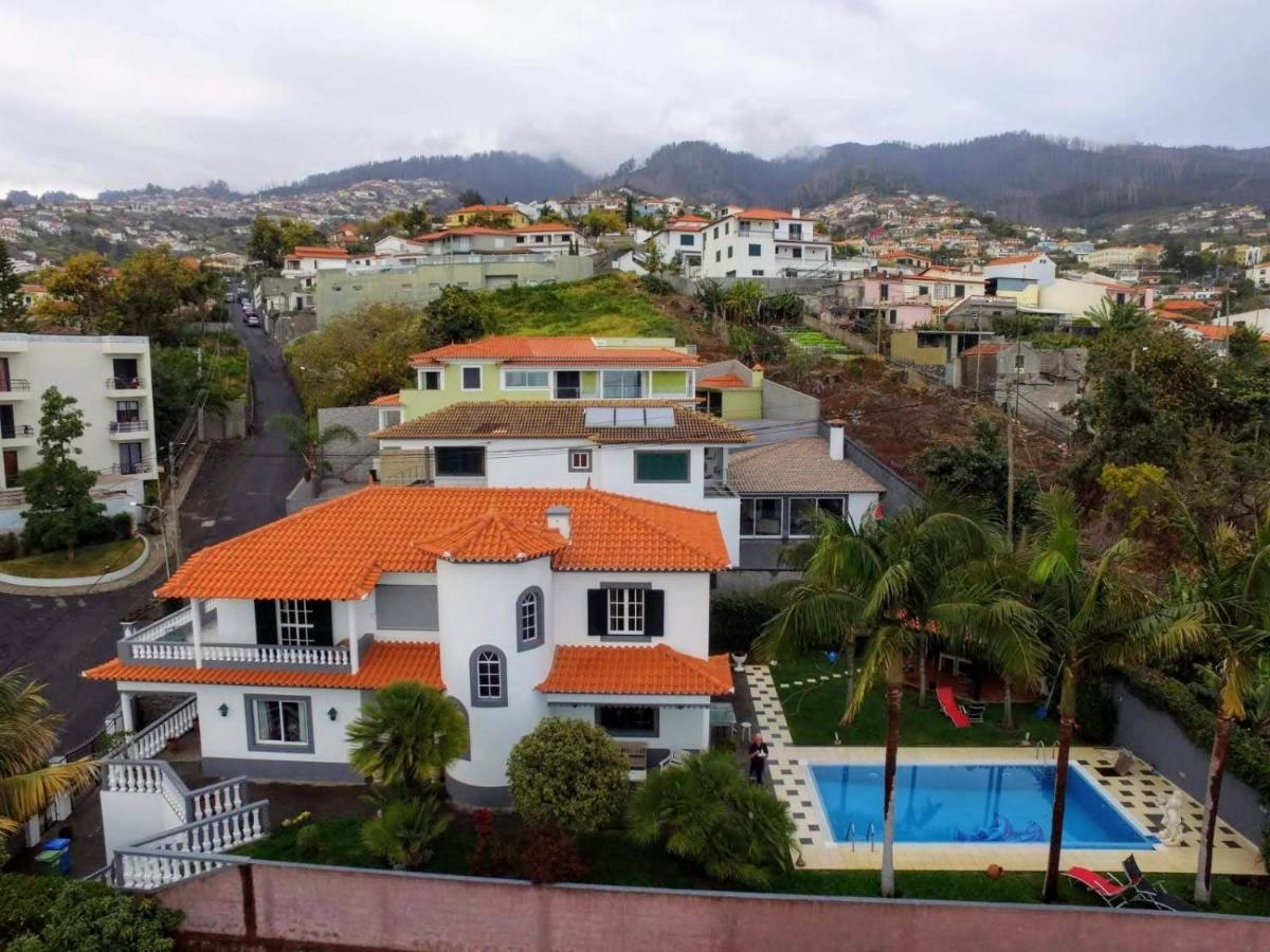 Funchal Apt- Sleeps 2 - Pool & Parking - Madeira Buitenkant foto