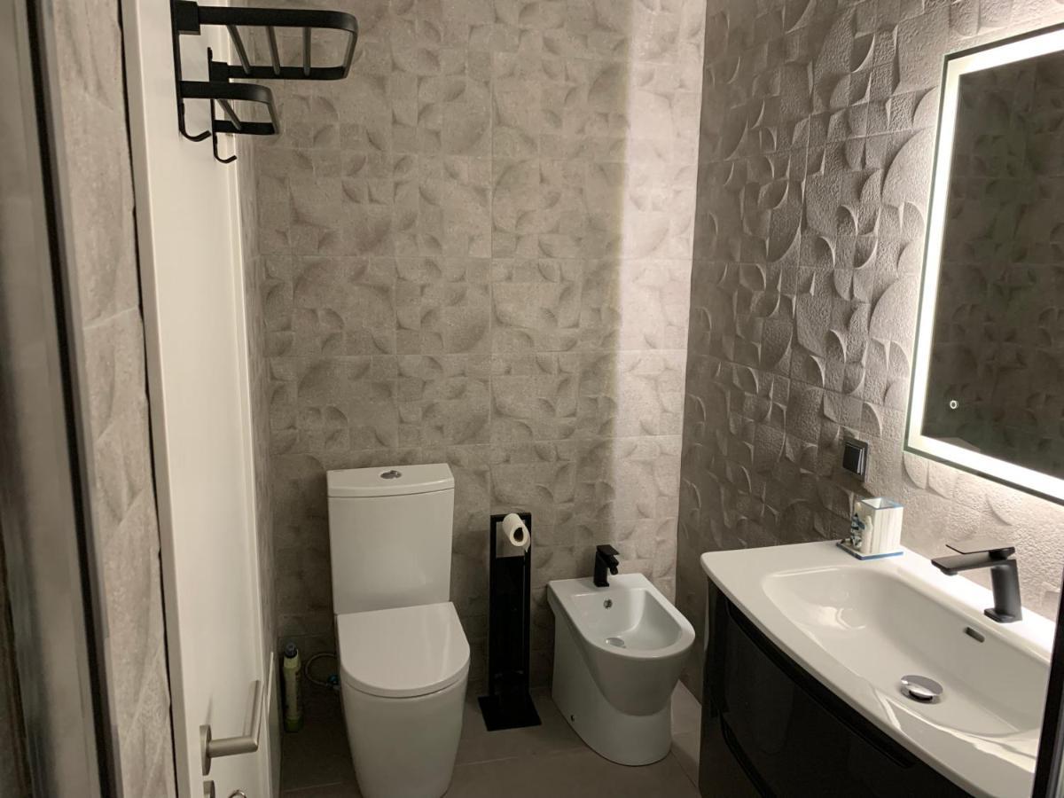 Funchal Apt- Sleeps 2 - Pool & Parking - Madeira Buitenkant foto