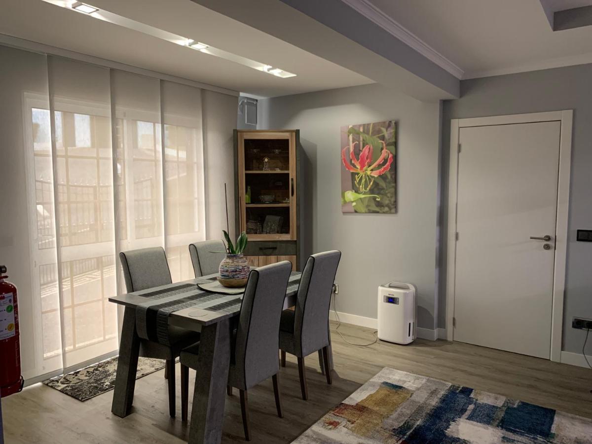 Funchal Apt- Sleeps 2 - Pool & Parking - Madeira Buitenkant foto