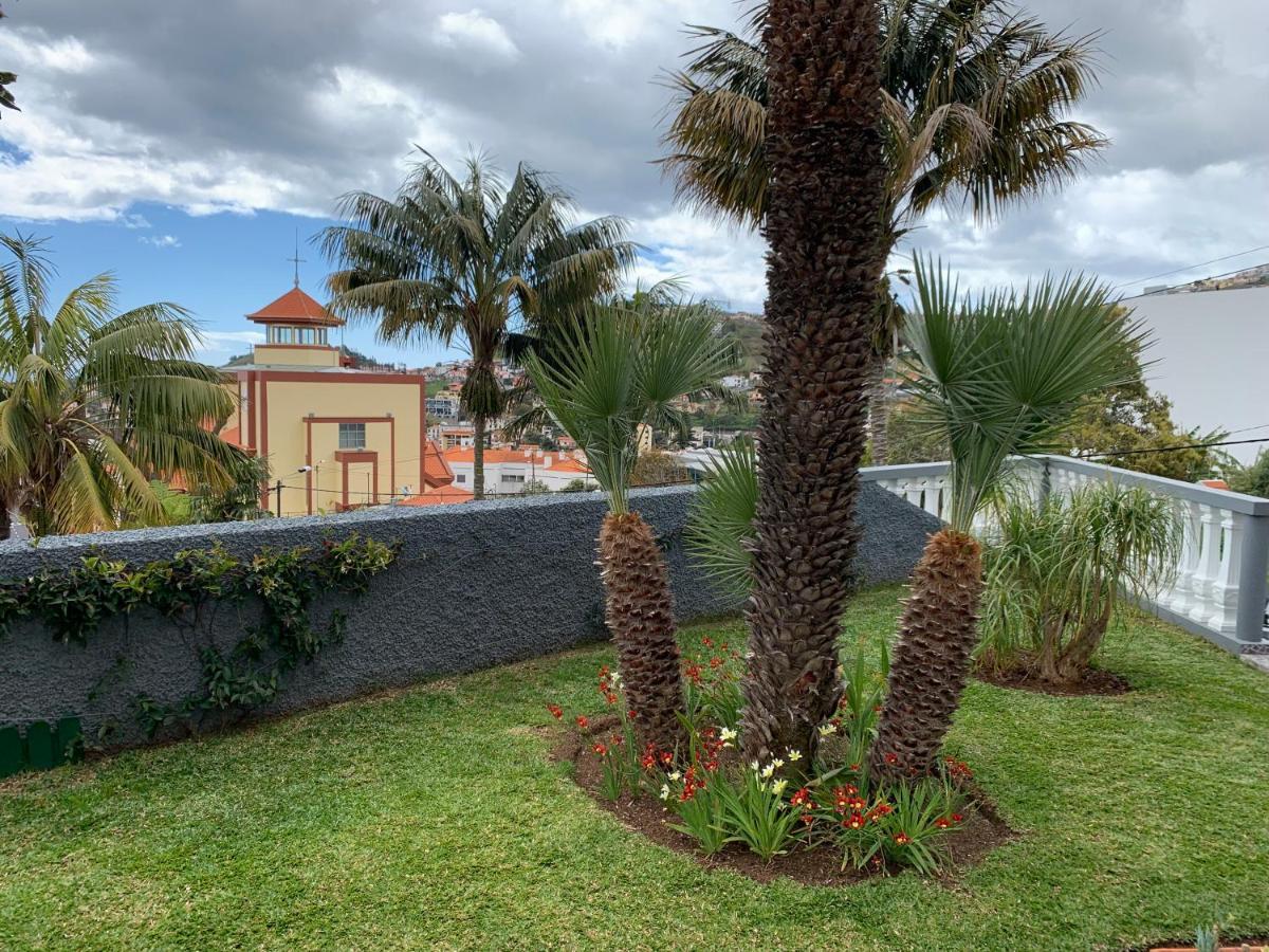 Funchal Apt- Sleeps 2 - Pool & Parking - Madeira Buitenkant foto