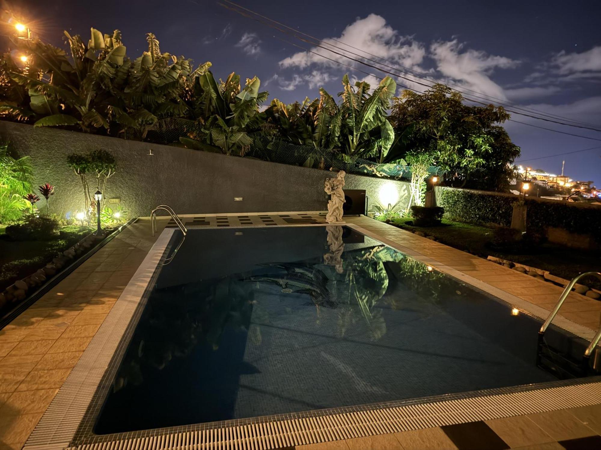 Funchal Apt- Sleeps 2 - Pool & Parking - Madeira Buitenkant foto