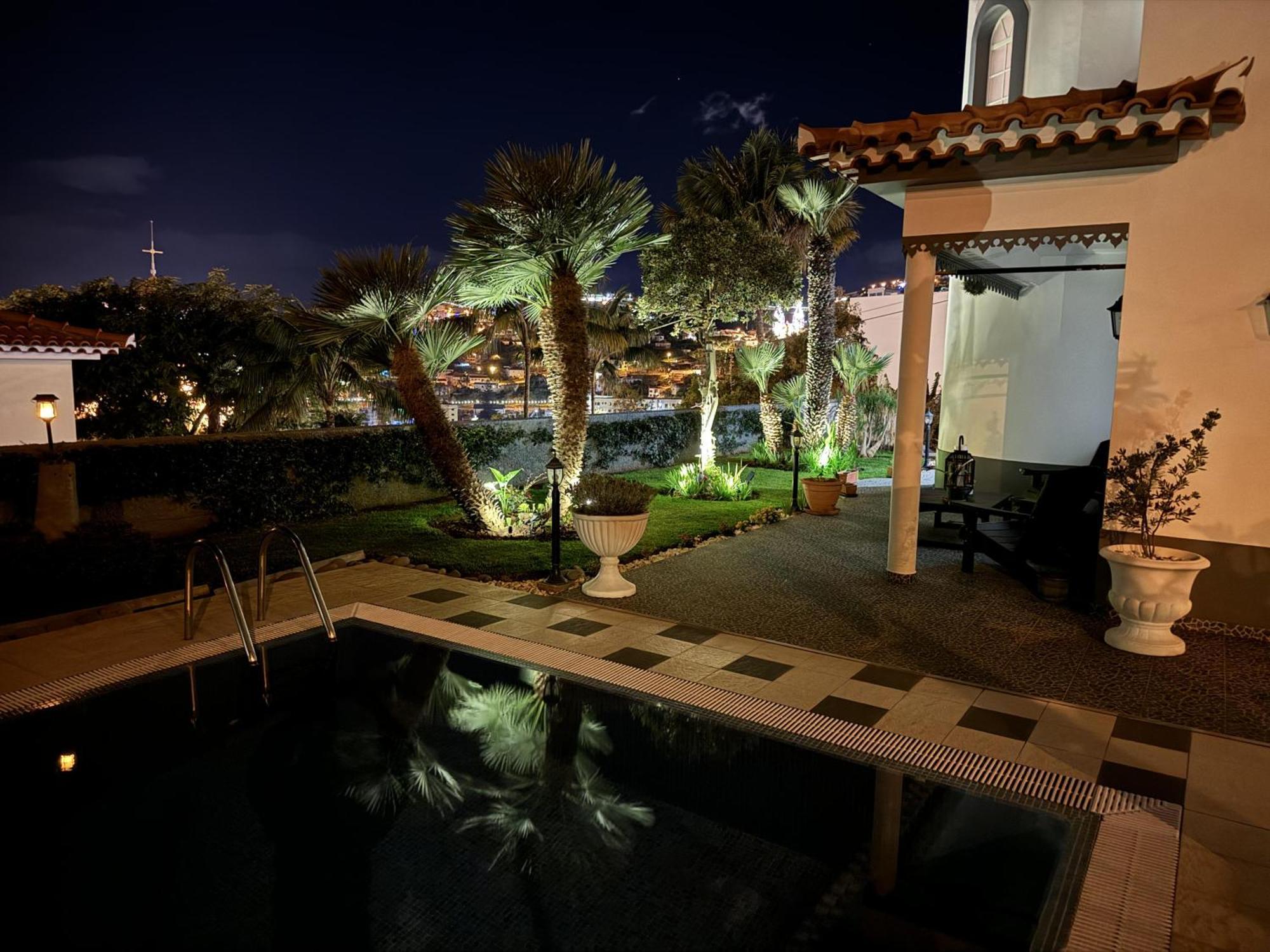 Funchal Apt- Sleeps 2 - Pool & Parking - Madeira Buitenkant foto