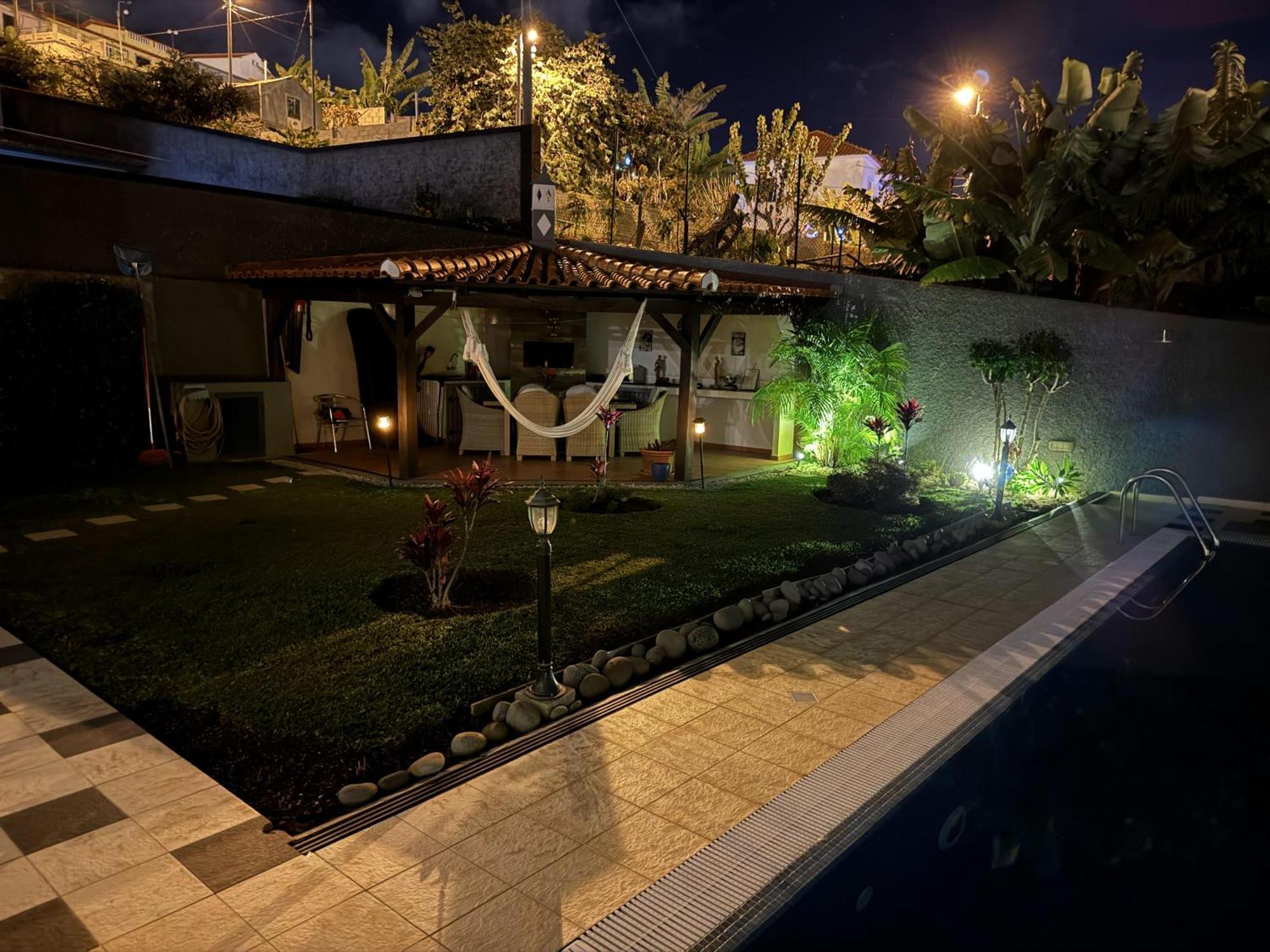 Funchal Apt- Sleeps 2 - Pool & Parking - Madeira Buitenkant foto