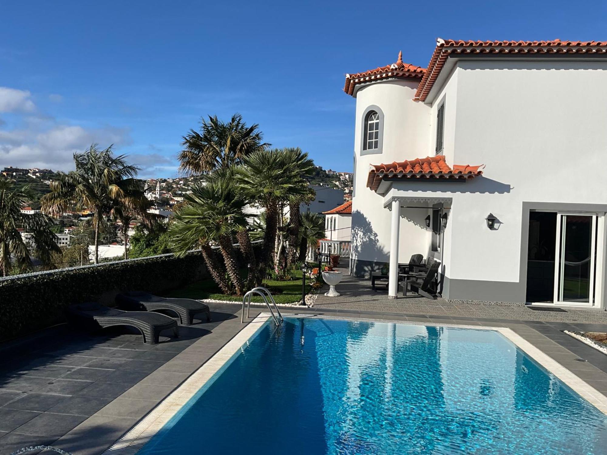 Funchal Apt- Sleeps 2 - Pool & Parking - Madeira Buitenkant foto